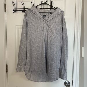 Van Heusen Men's Light Gray Button Down Shirt